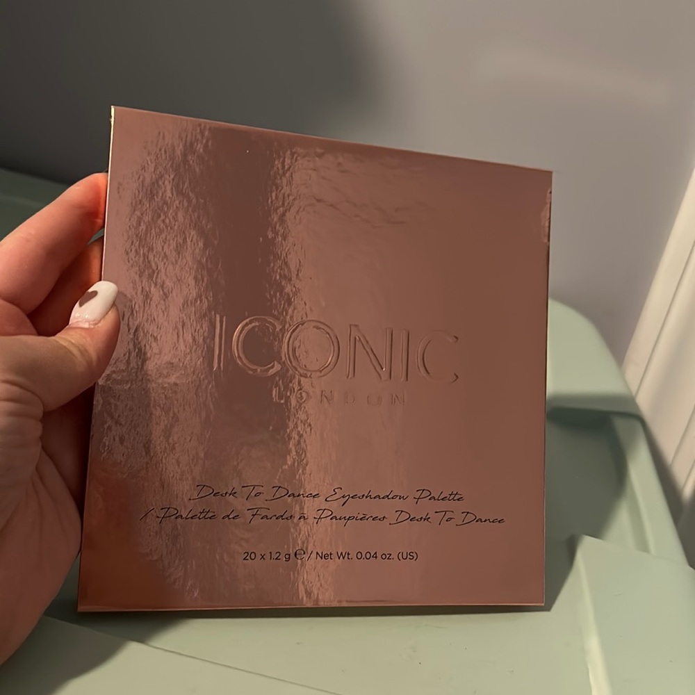 ICONIC London Desk to Dance Eyeshadow Palette